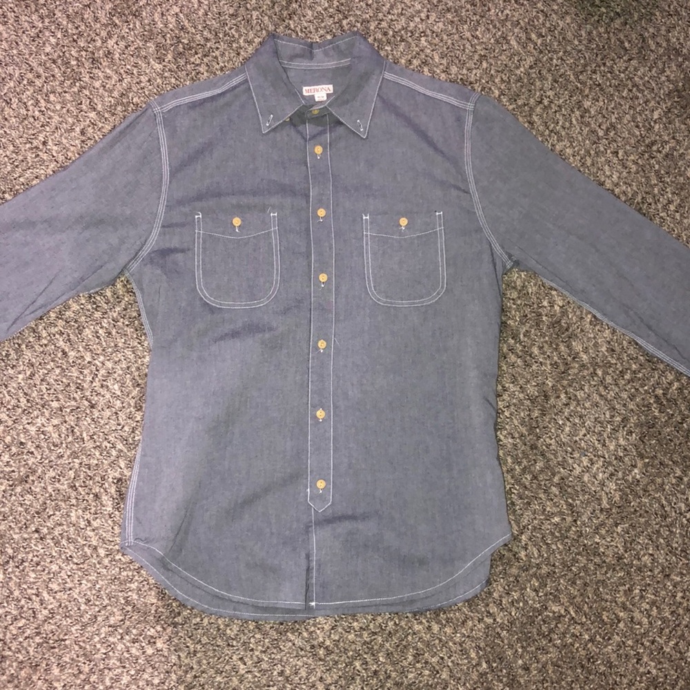 Men’s medium button down shirt